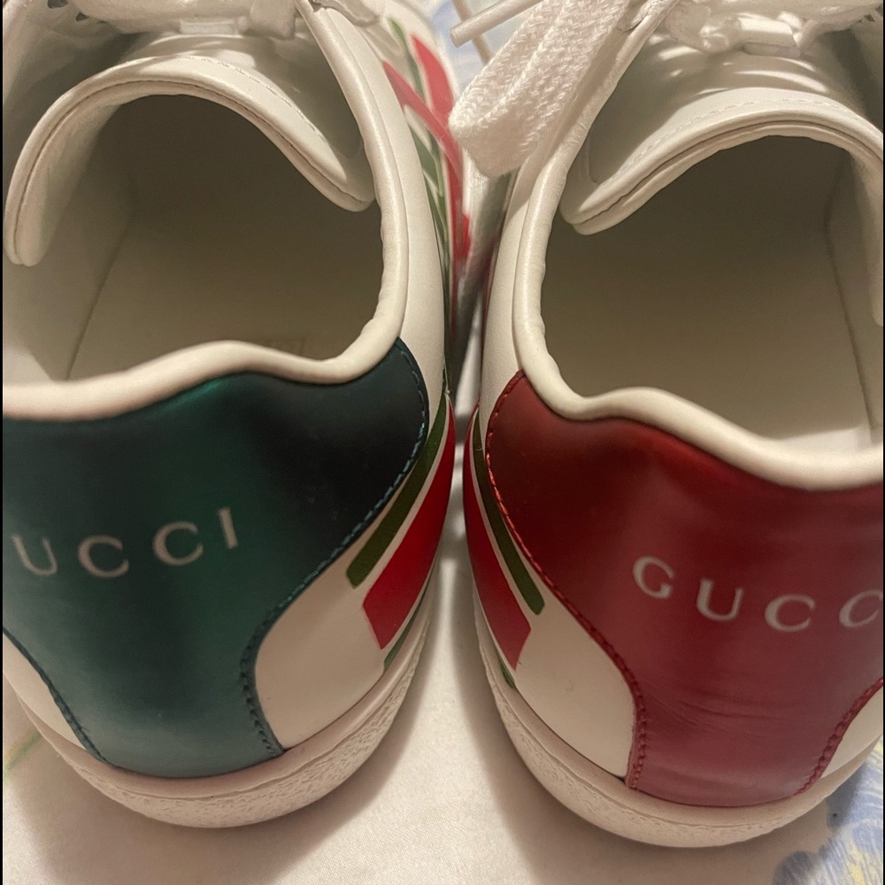 Gucci sneaker like new one .big for me